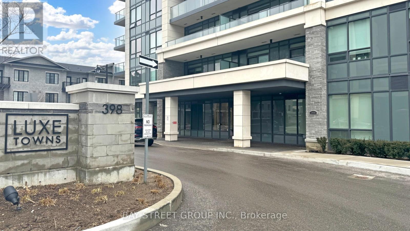 1606 - 398 Highway 7 E, Richmond Hill, ON - Outdoor
