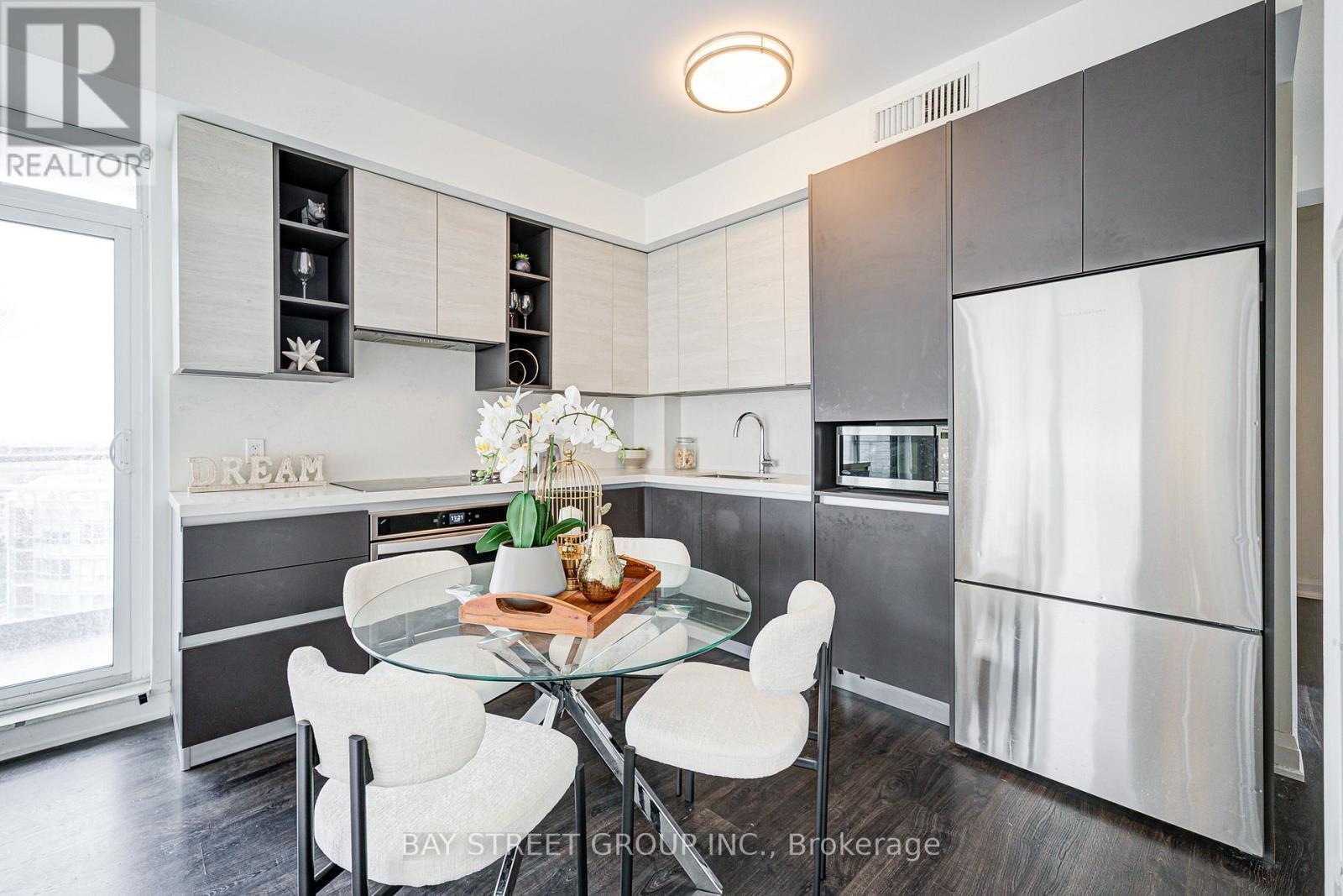 1606 - 398 Highway 7 E, Richmond Hill, ON - Indoor Photo Showing Dining Room