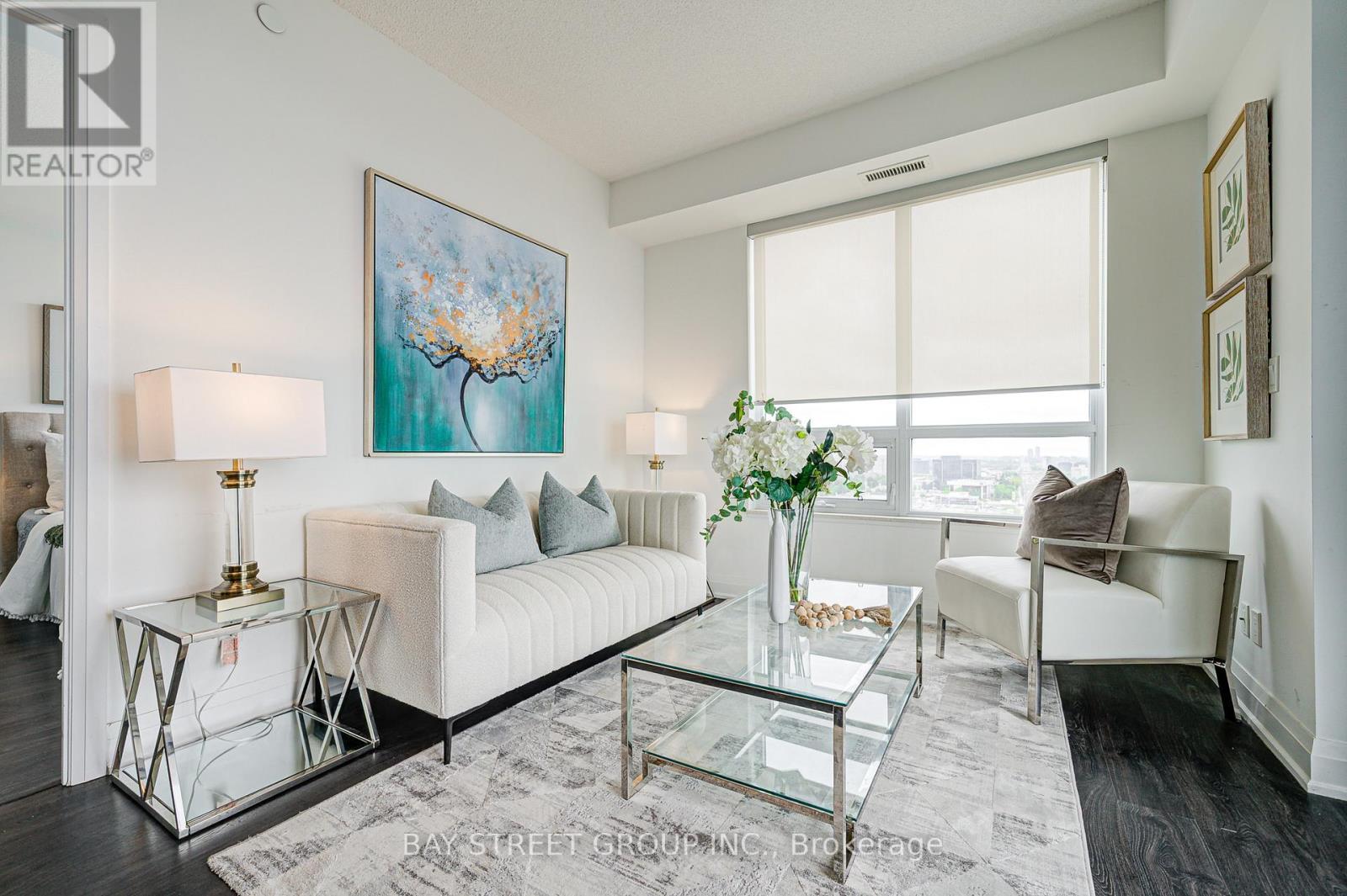 1606 - 398 Highway 7 E, Richmond Hill, ON - Indoor Photo Showing Living Room