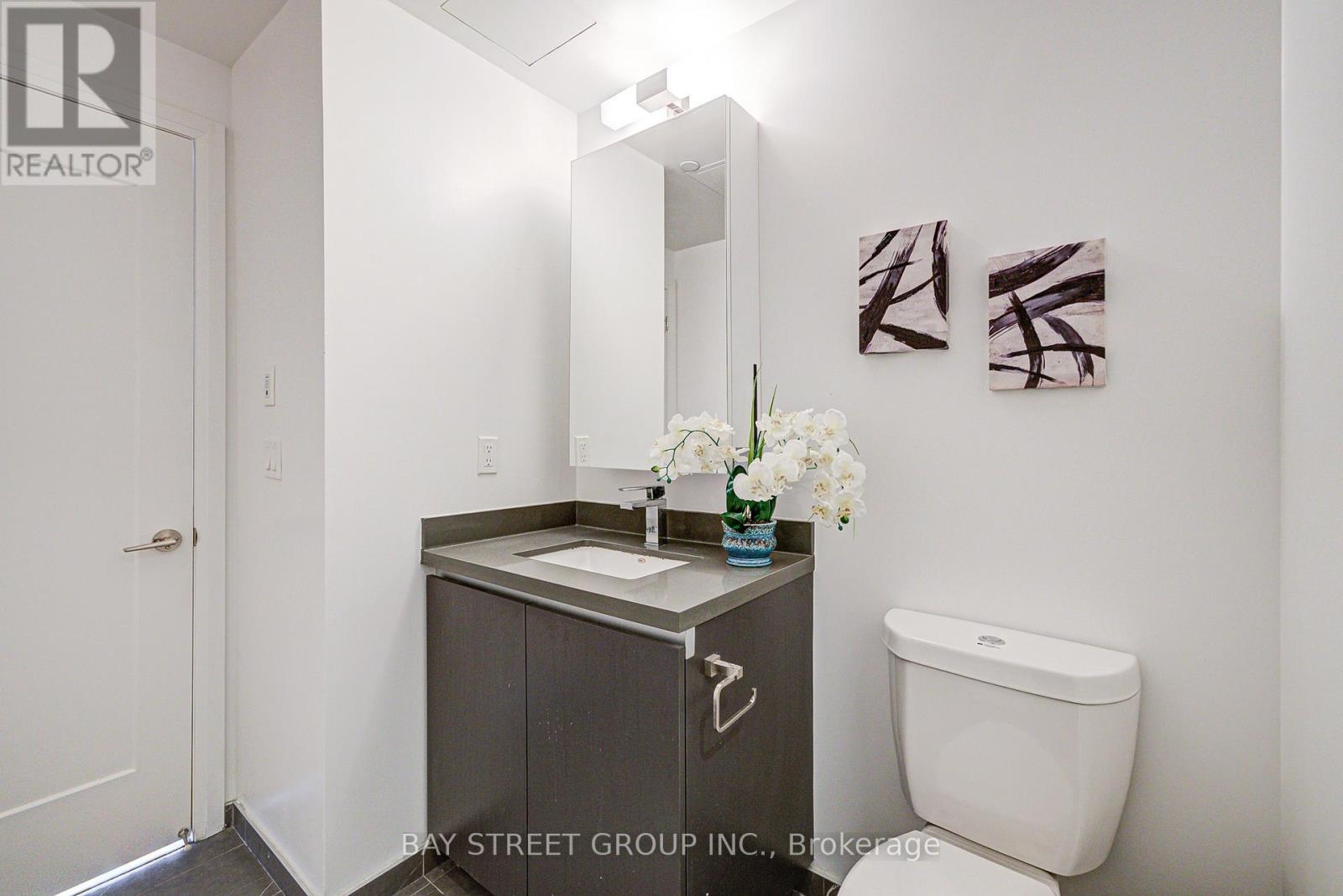 1606 - 398 Highway 7 E, Richmond Hill, ON - Indoor Photo Showing Bathroom