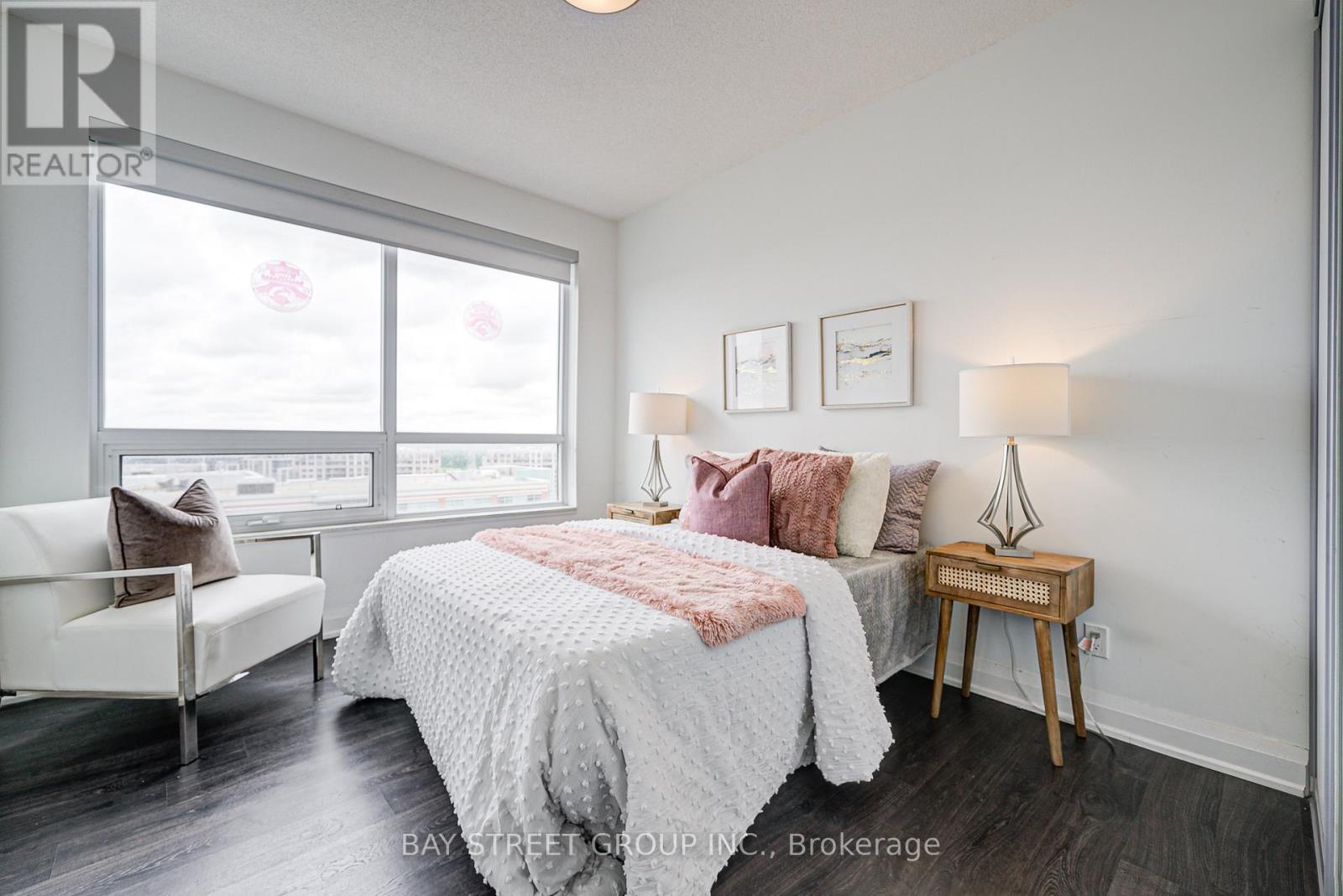 1606 - 398 Highway 7 E, Richmond Hill, ON - Indoor Photo Showing Bedroom
