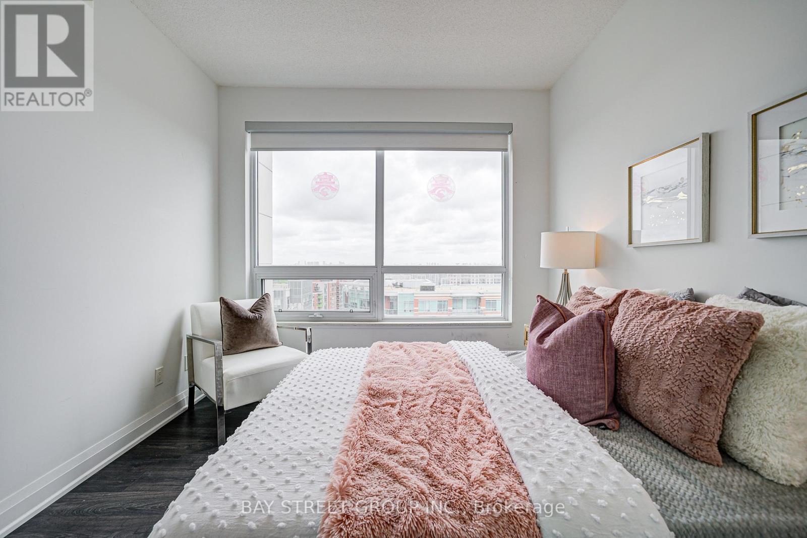 1606 - 398 Highway 7 E, Richmond Hill, ON - Indoor Photo Showing Bedroom