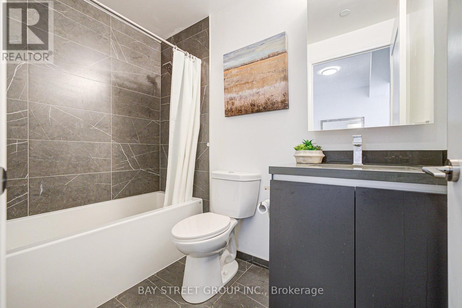 1606 - 398 Highway 7 E, Richmond Hill, ON - Indoor Photo Showing Bathroom