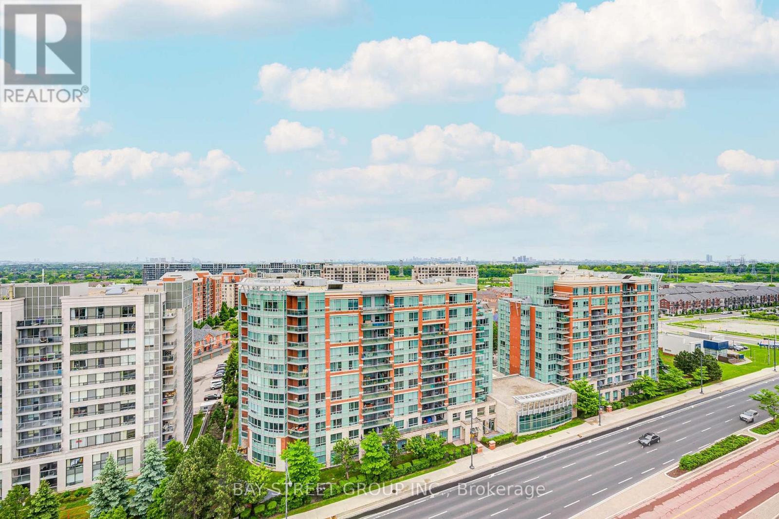 1606 - 398 Highway 7 E, Richmond Hill, ON - Outdoor With View