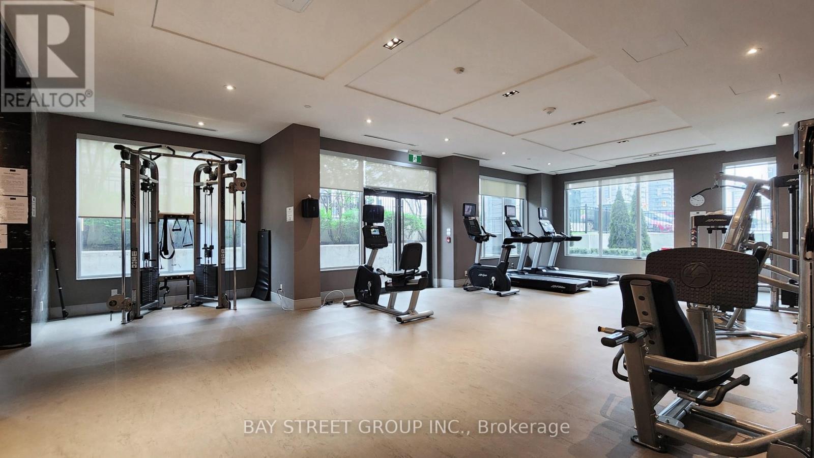 1606 - 398 Highway 7 E, Richmond Hill, ON - Indoor Photo Showing Gym Room