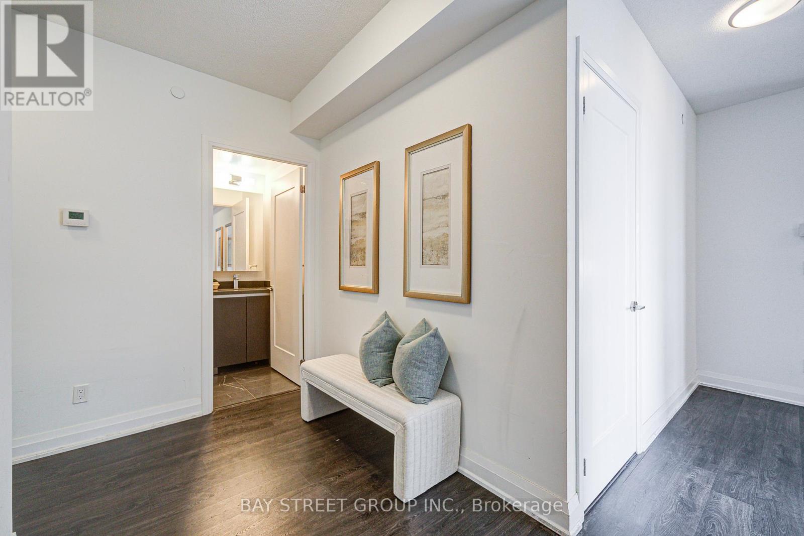 1606 - 398 Highway 7 E, Richmond Hill, ON - Indoor Photo Showing Other Room