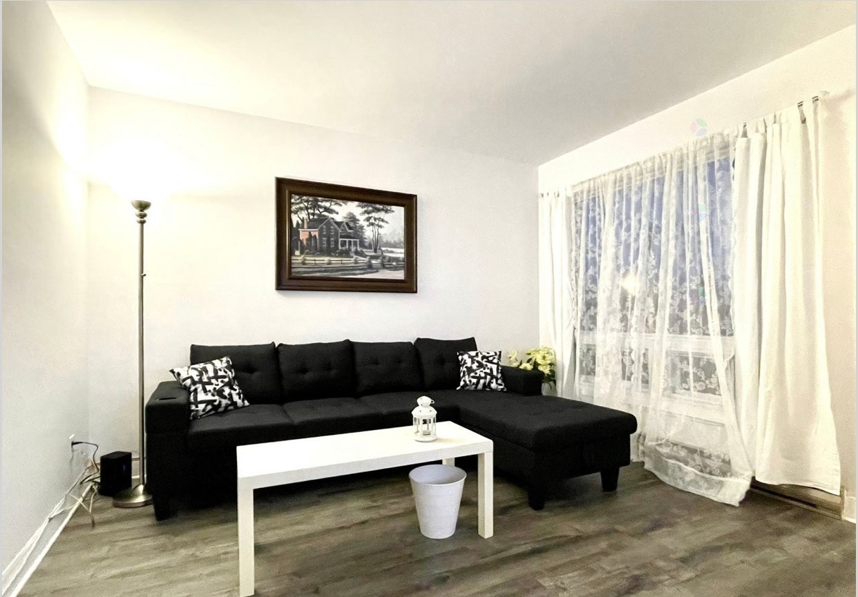 Salon - 3-5742 Av. Auteuil, Brossard, QC - Indoor Photo Showing Living Room