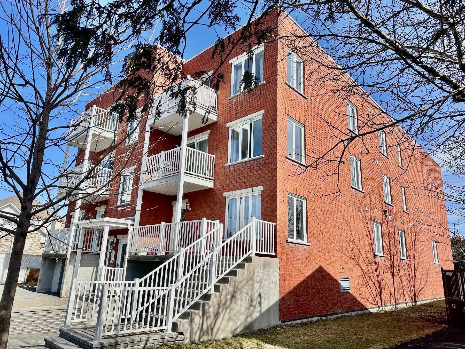 Exterior - 201-5565 Av. Albanie, Brossard, QC - Outdoor With Balcony