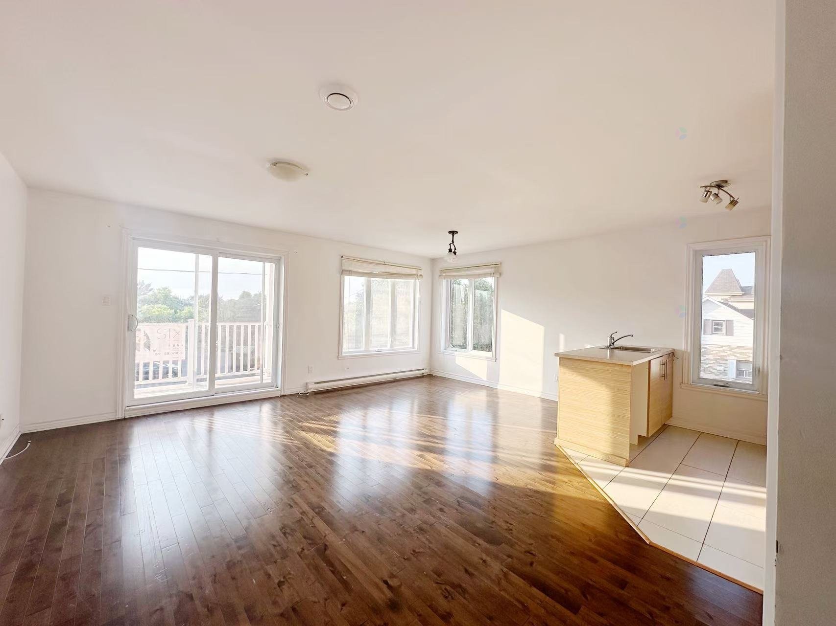 Salle à manger - 201-5565 Av. Albanie, Brossard, QC - Indoor