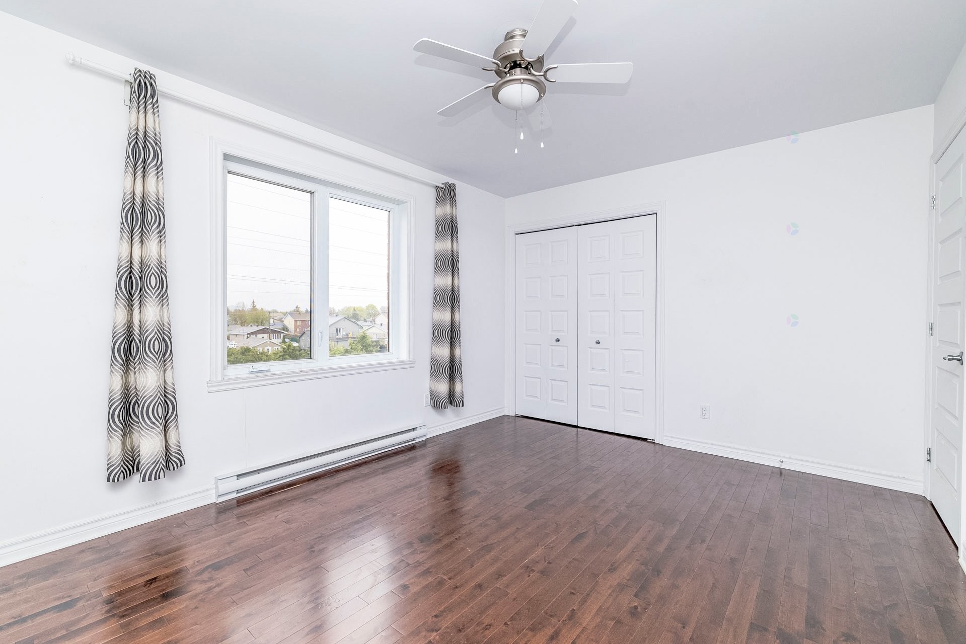 Bedroom - 302-5565 Av. Albanie, Brossard, QC - Indoor Photo Showing Other Room