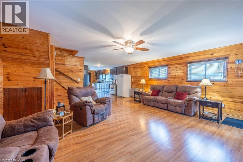 306 Cedar Drive, Turkey Point, ON - Indoor Photo Showing Living Room