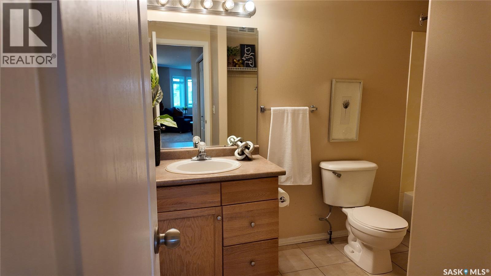 4026 Buckingham Drive E, Regina, SK - Indoor Photo Showing Bathroom