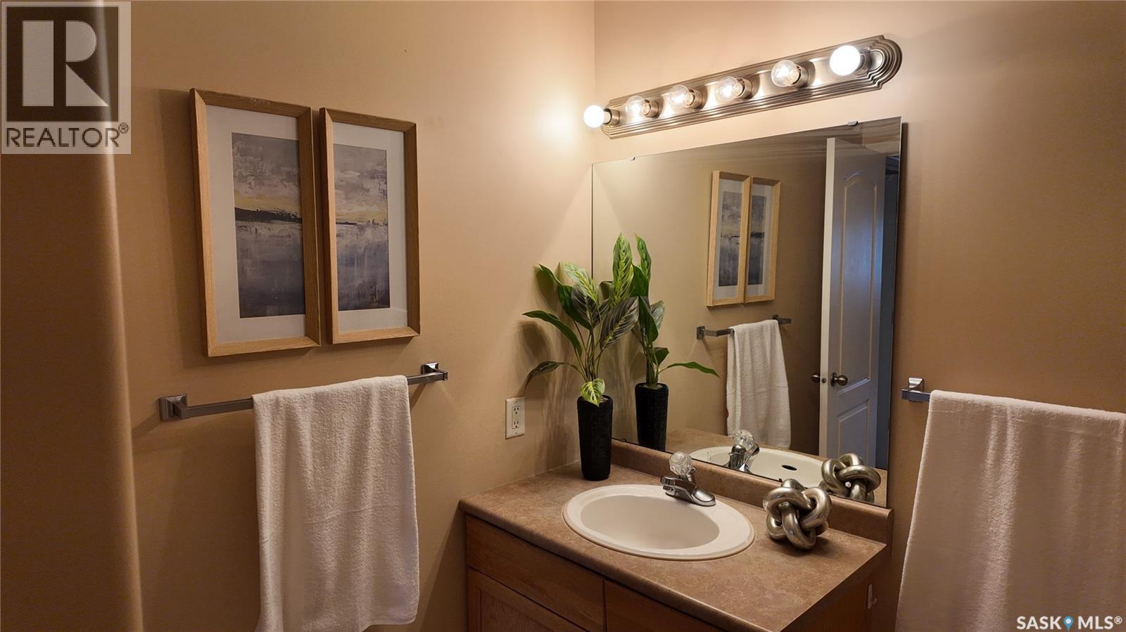 4026 Buckingham Drive E, Regina, SK - Indoor Photo Showing Bathroom