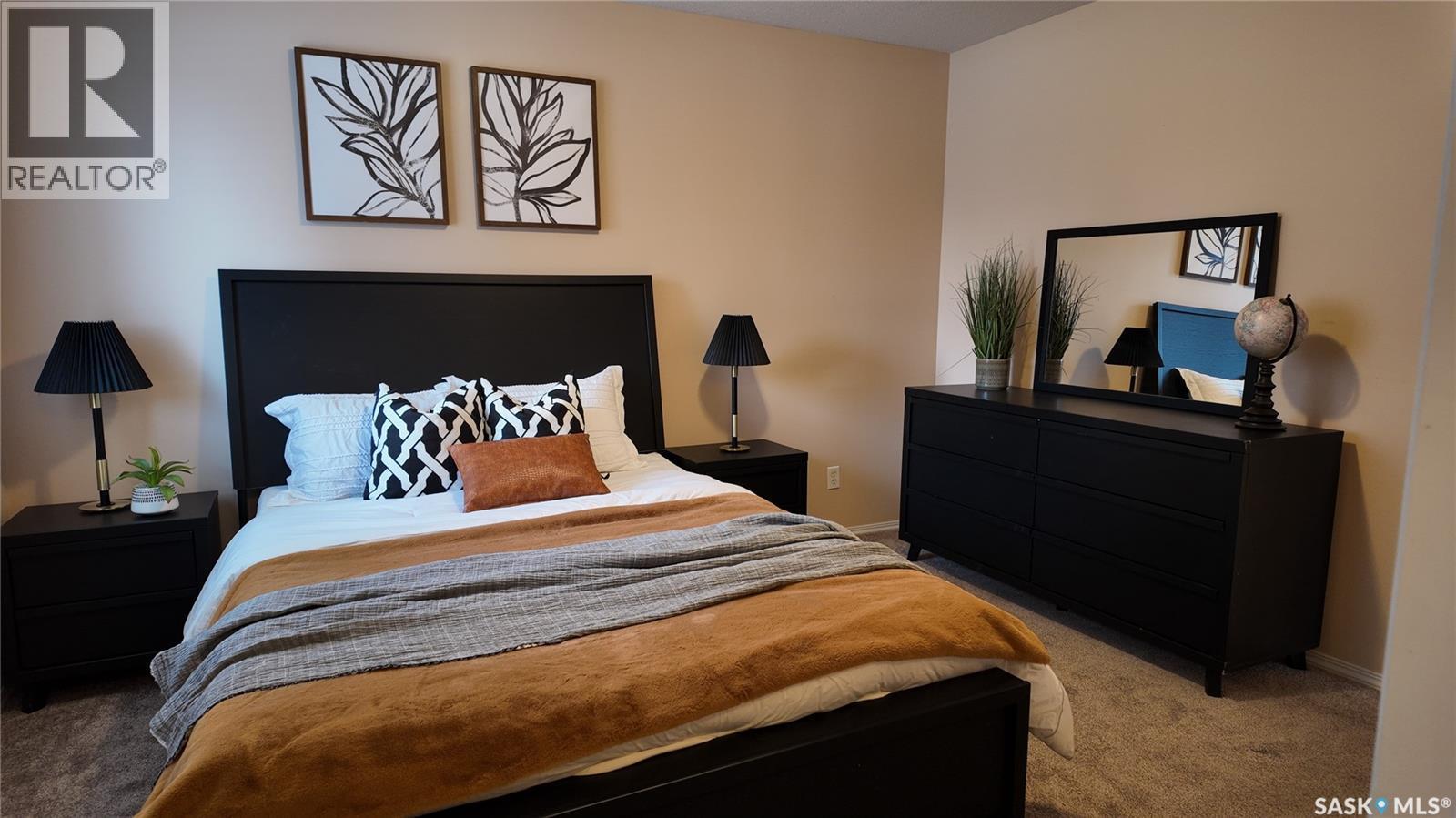 4026 Buckingham Drive E, Regina, SK - Indoor Photo Showing Bedroom