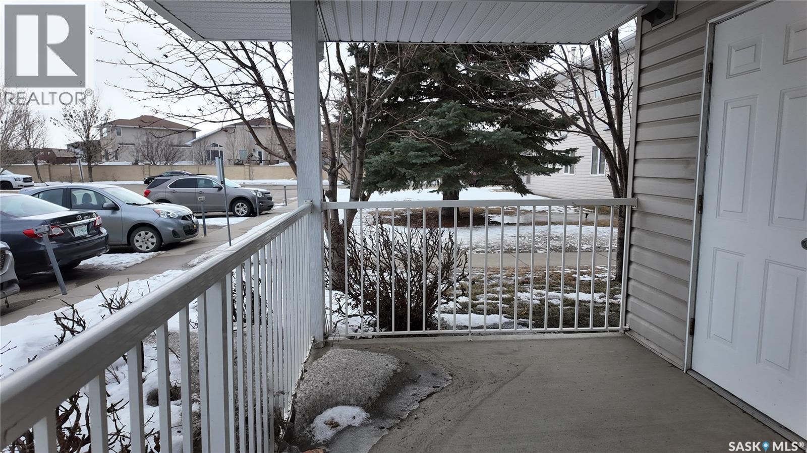 4026 Buckingham Drive E, Regina, SK - Outdoor
