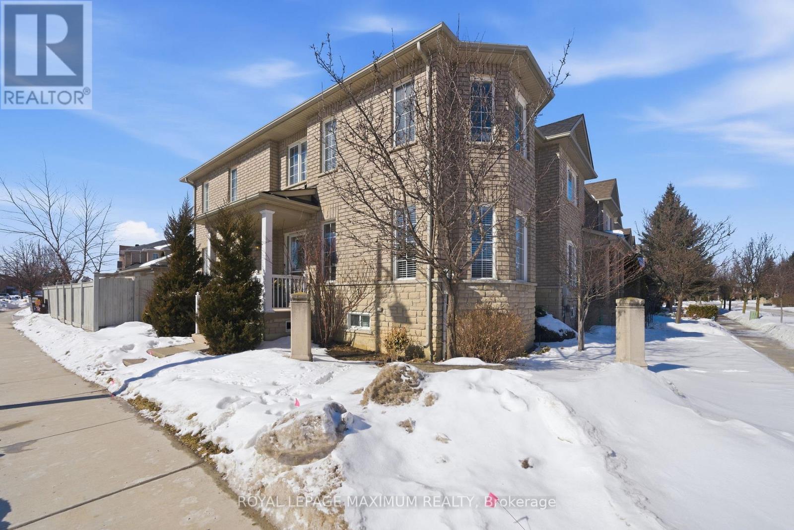 2 Castle Park Boulevard, Vaughan, ON - Outdoor