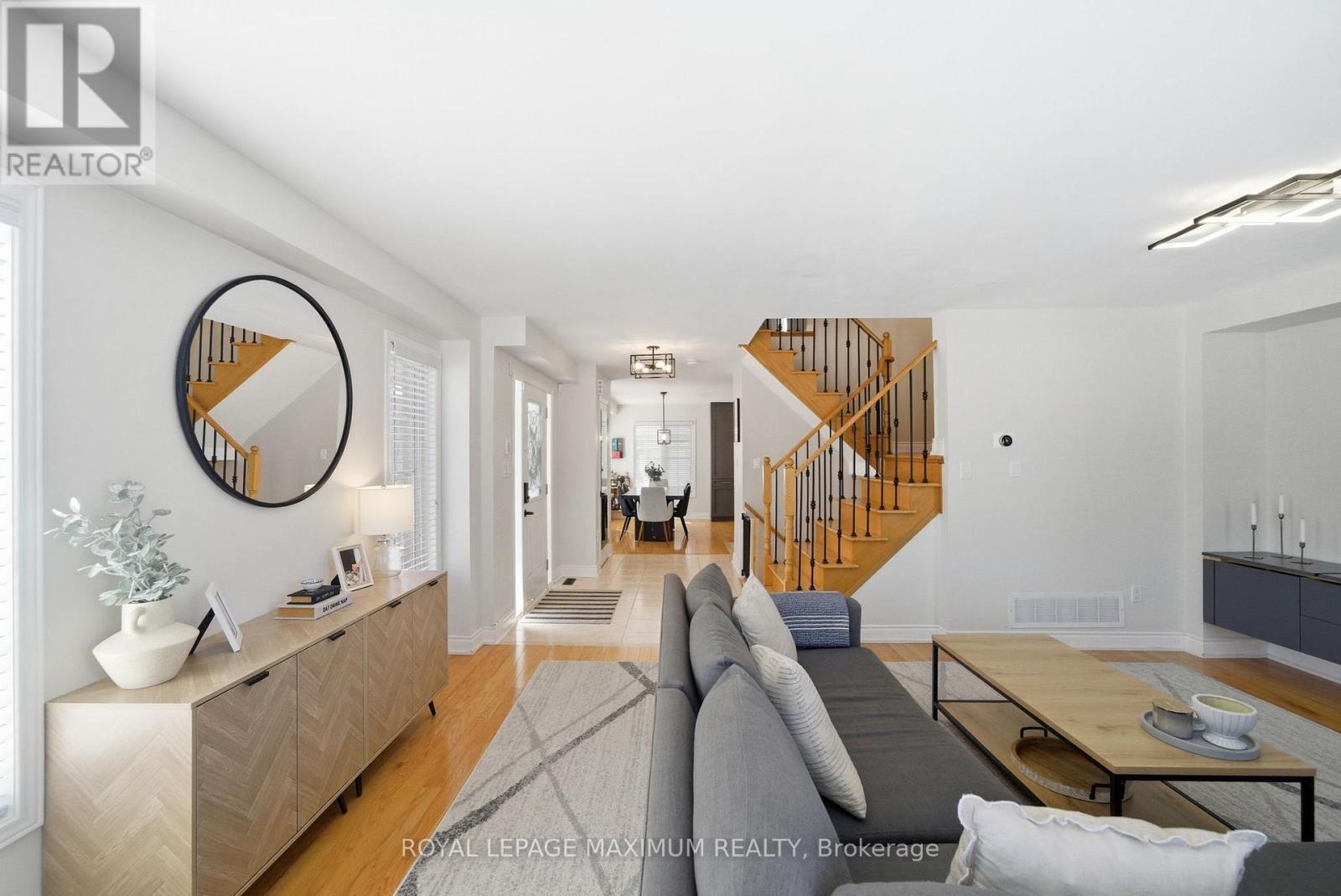 2 Castle Park Boulevard, Vaughan, ON - Indoor