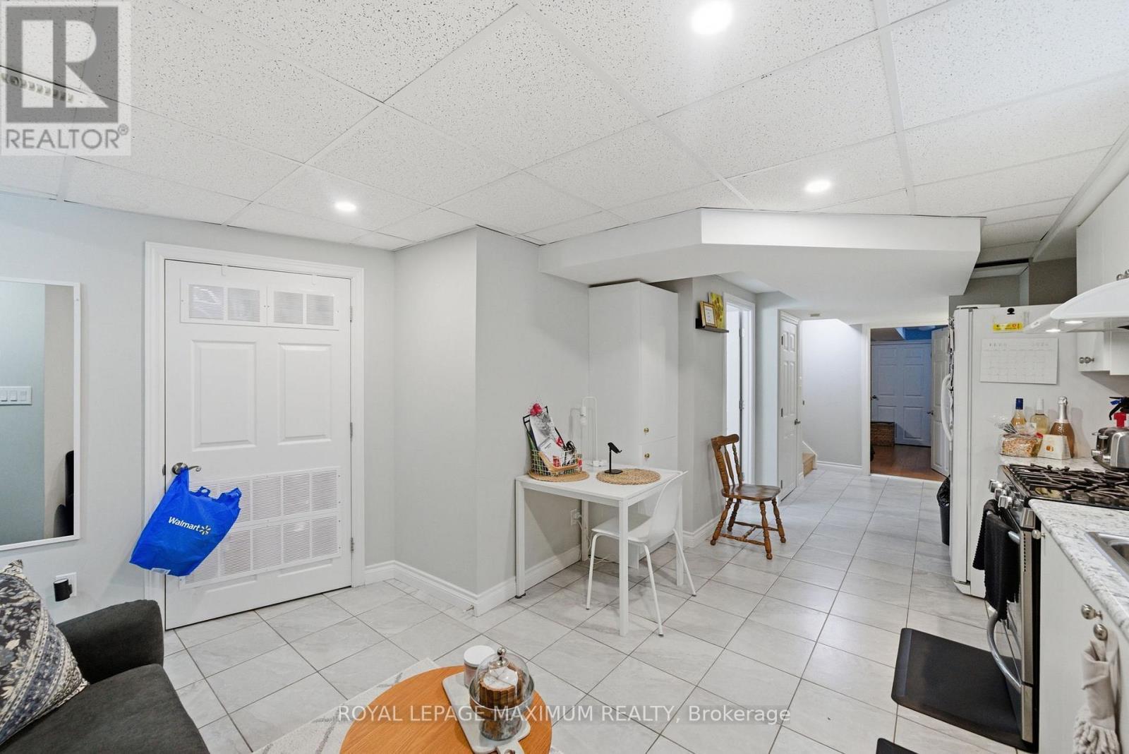 2 Castle Park Boulevard, Vaughan, ON - Indoor