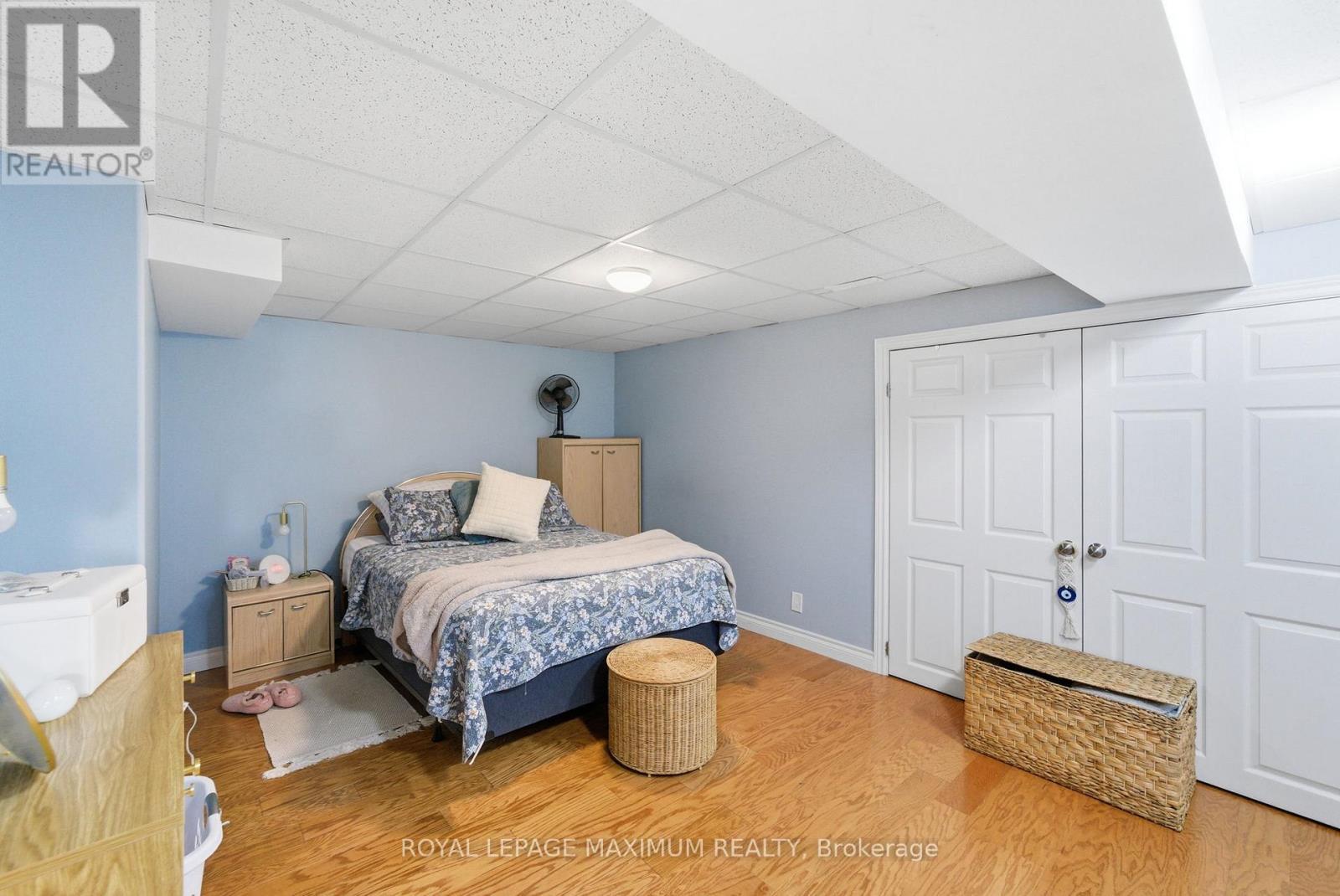 2 Castle Park Boulevard, Vaughan, ON - Indoor Photo Showing Bedroom