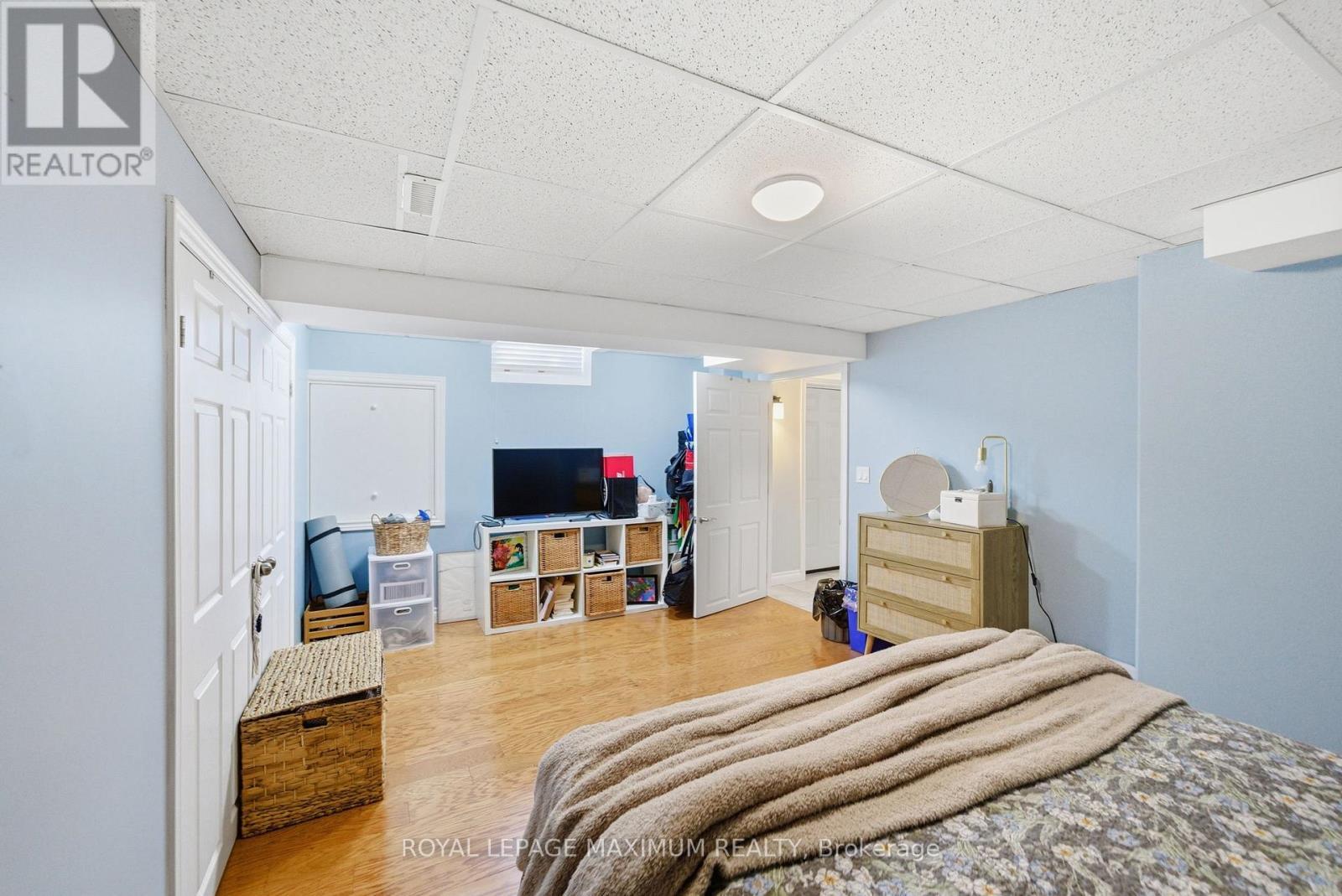 2 Castle Park Boulevard, Vaughan, ON - Indoor Photo Showing Bedroom
