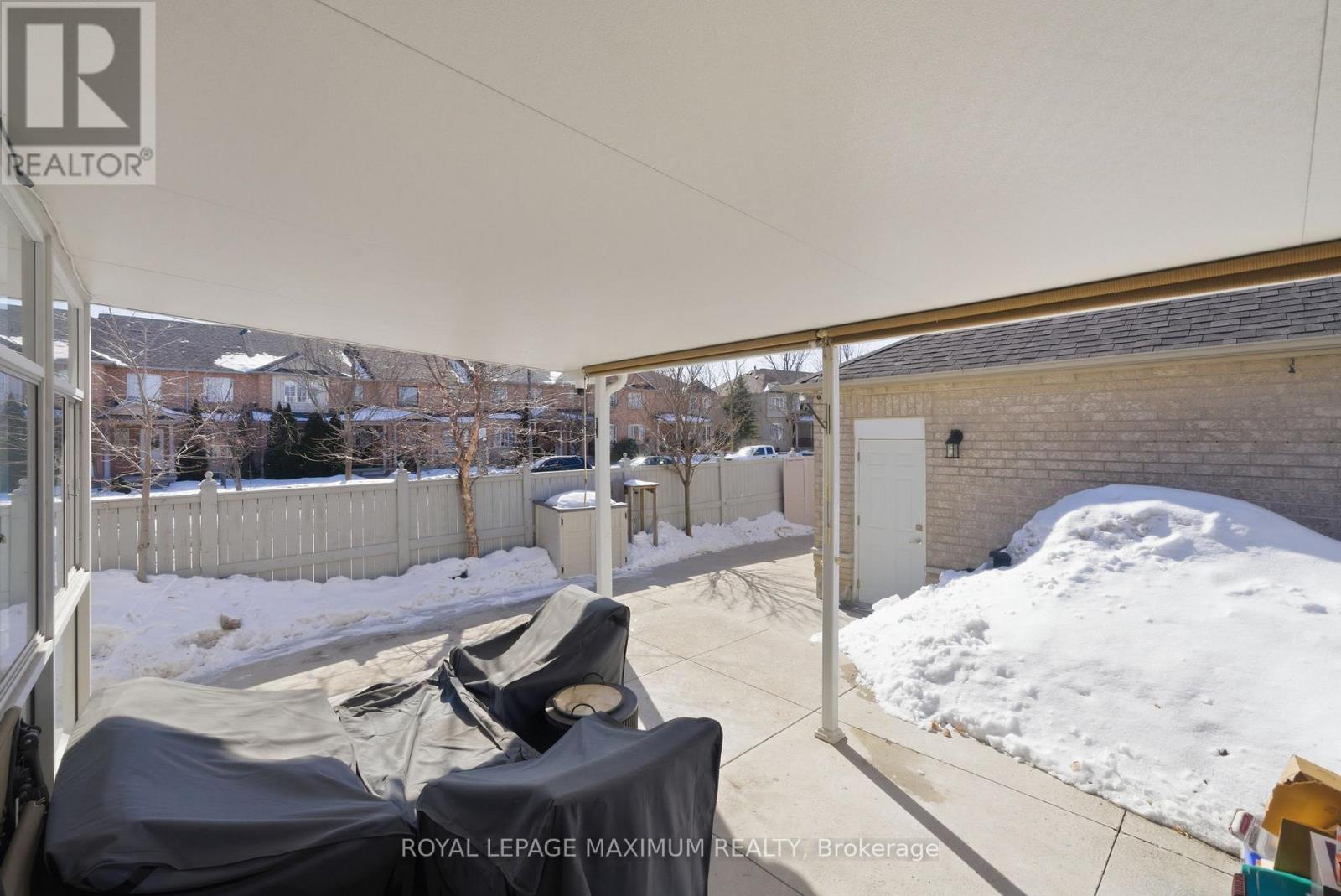 2 Castle Park Boulevard, Vaughan, ON - Outdoor