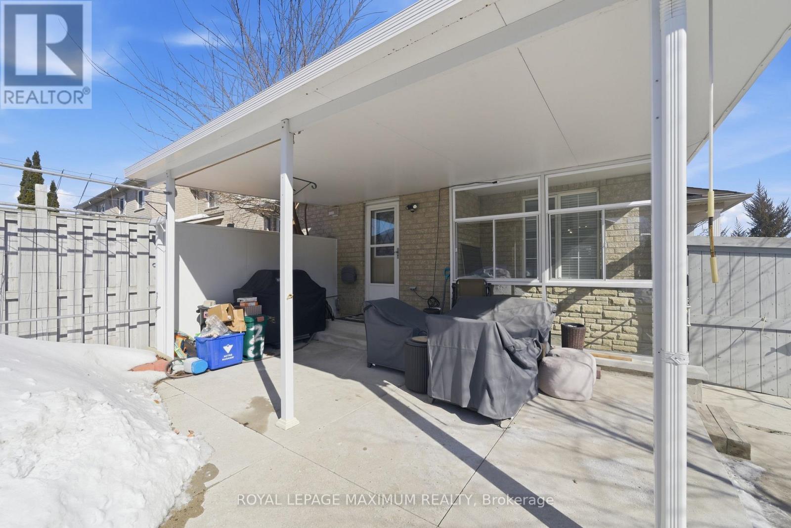 2 Castle Park Boulevard, Vaughan, ON - Outdoor With Exterior