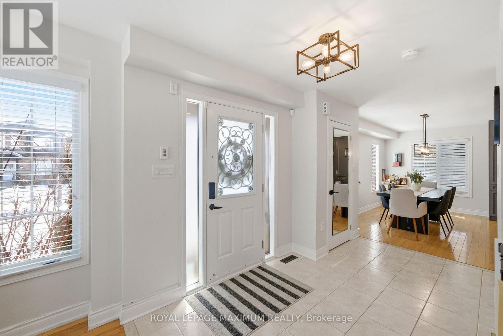 2 Castle Park Boulevard, Vaughan, ON - Indoor