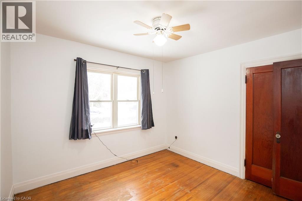 90 Osler Drive, Dundas, ON - Indoor Photo Showing Other Room