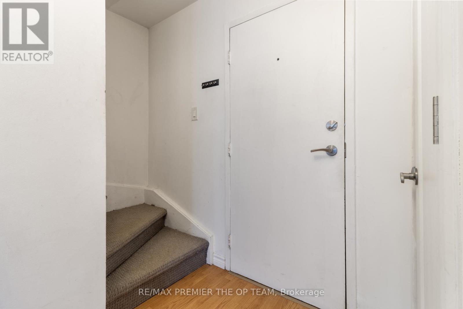 37 - 1016 Falgarwood Drive, Oakville, ON - Indoor Photo Showing Other Room