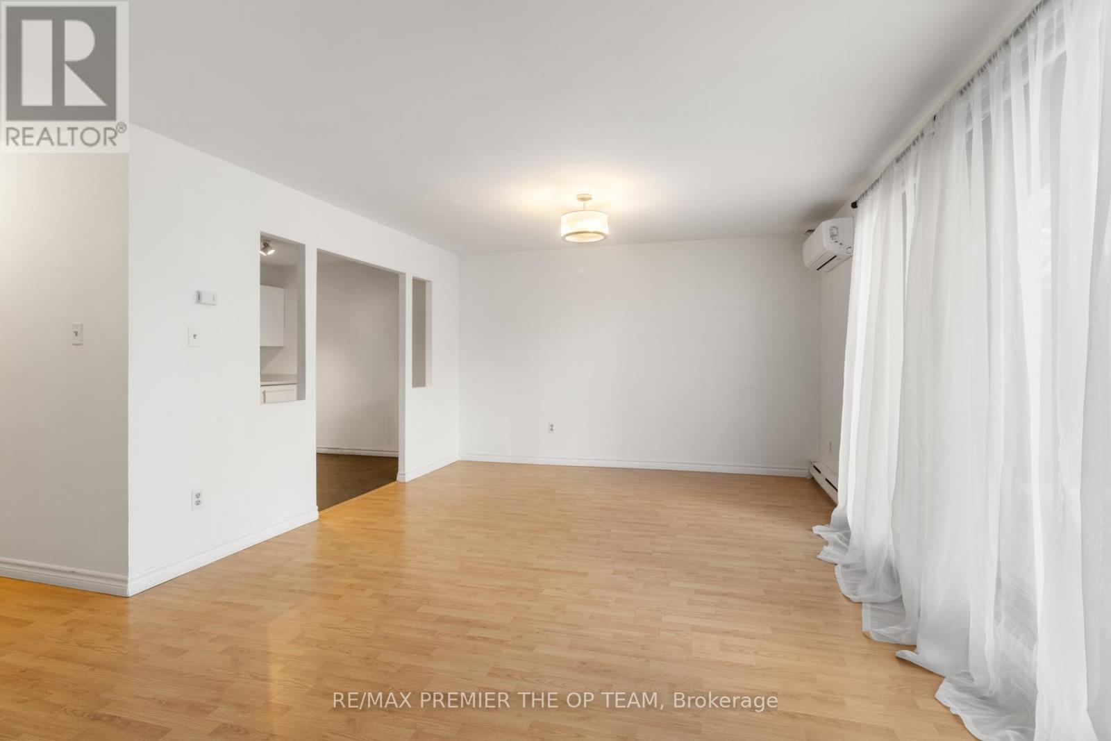 37 - 1016 Falgarwood Drive, Oakville, ON - Indoor Photo Showing Other Room