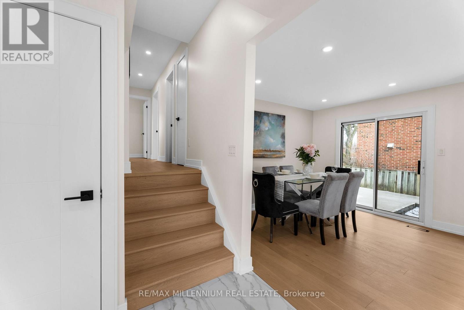 2437 Chilsworthy Avenue, Mississauga, ON - Indoor Photo Showing Dining Room