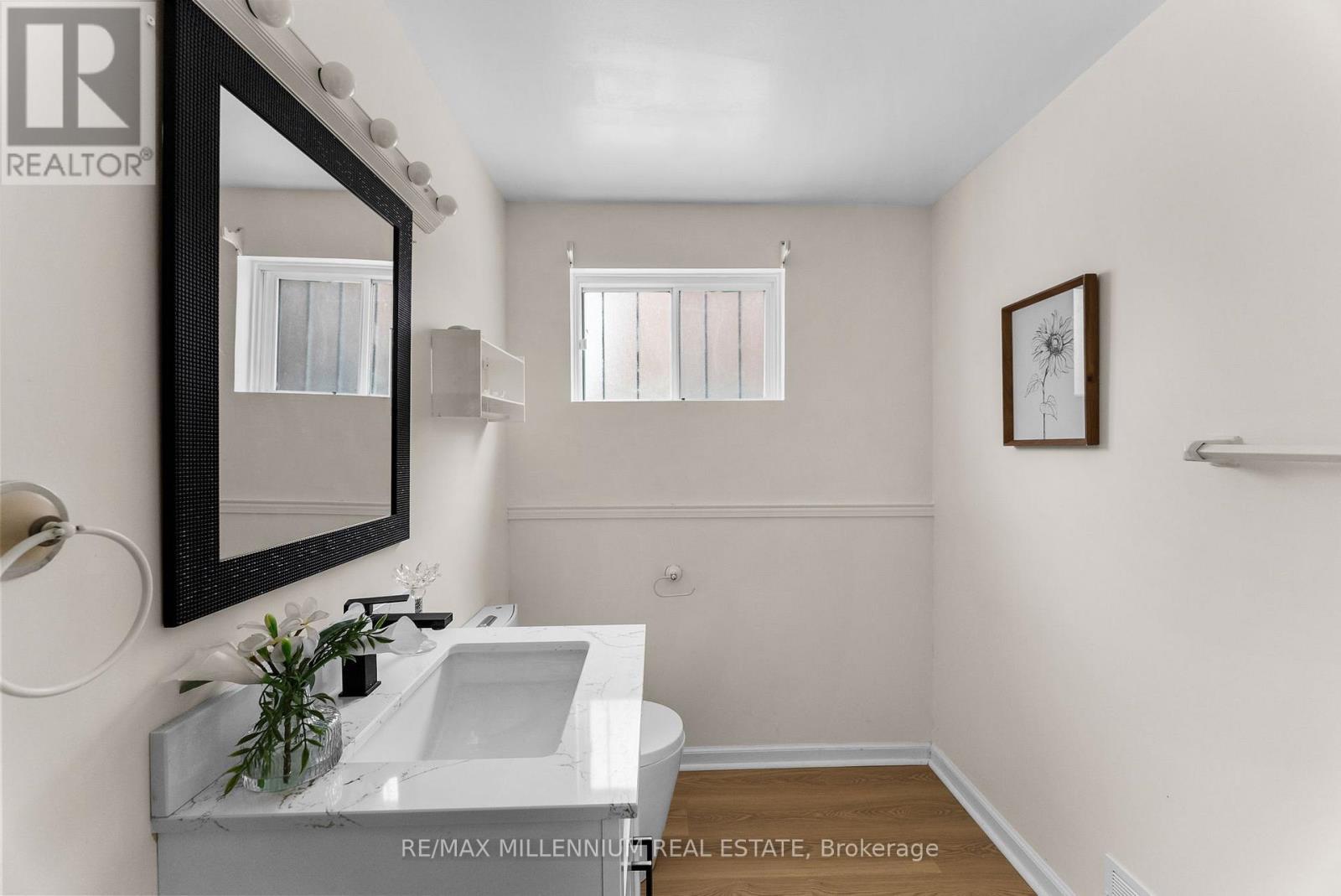 2437 Chilsworthy Avenue, Mississauga, ON - Indoor Photo Showing Bathroom