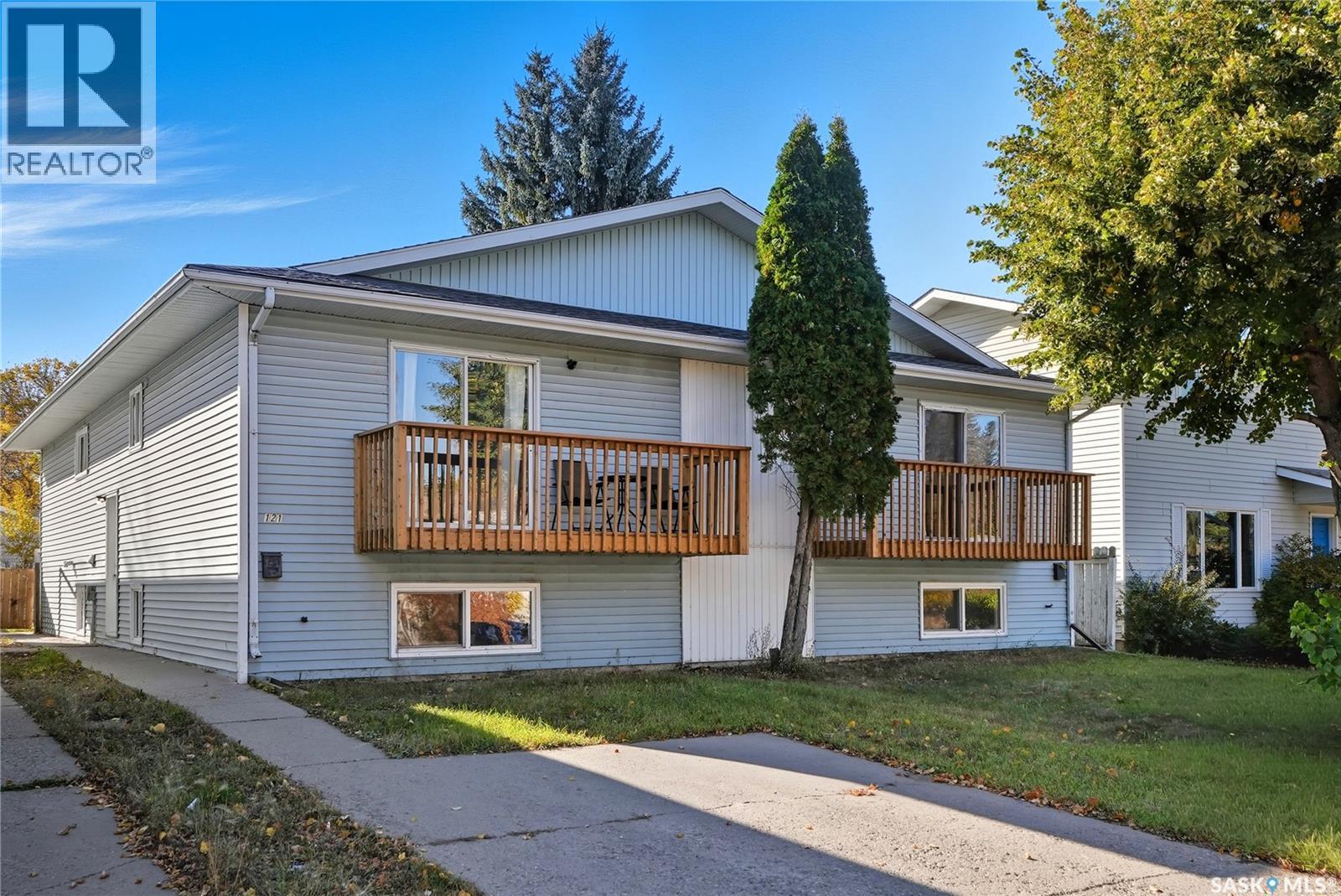 119 - 121 Olmstead Road, Saskatoon, SK - Outdoor With Deck Patio Veranda