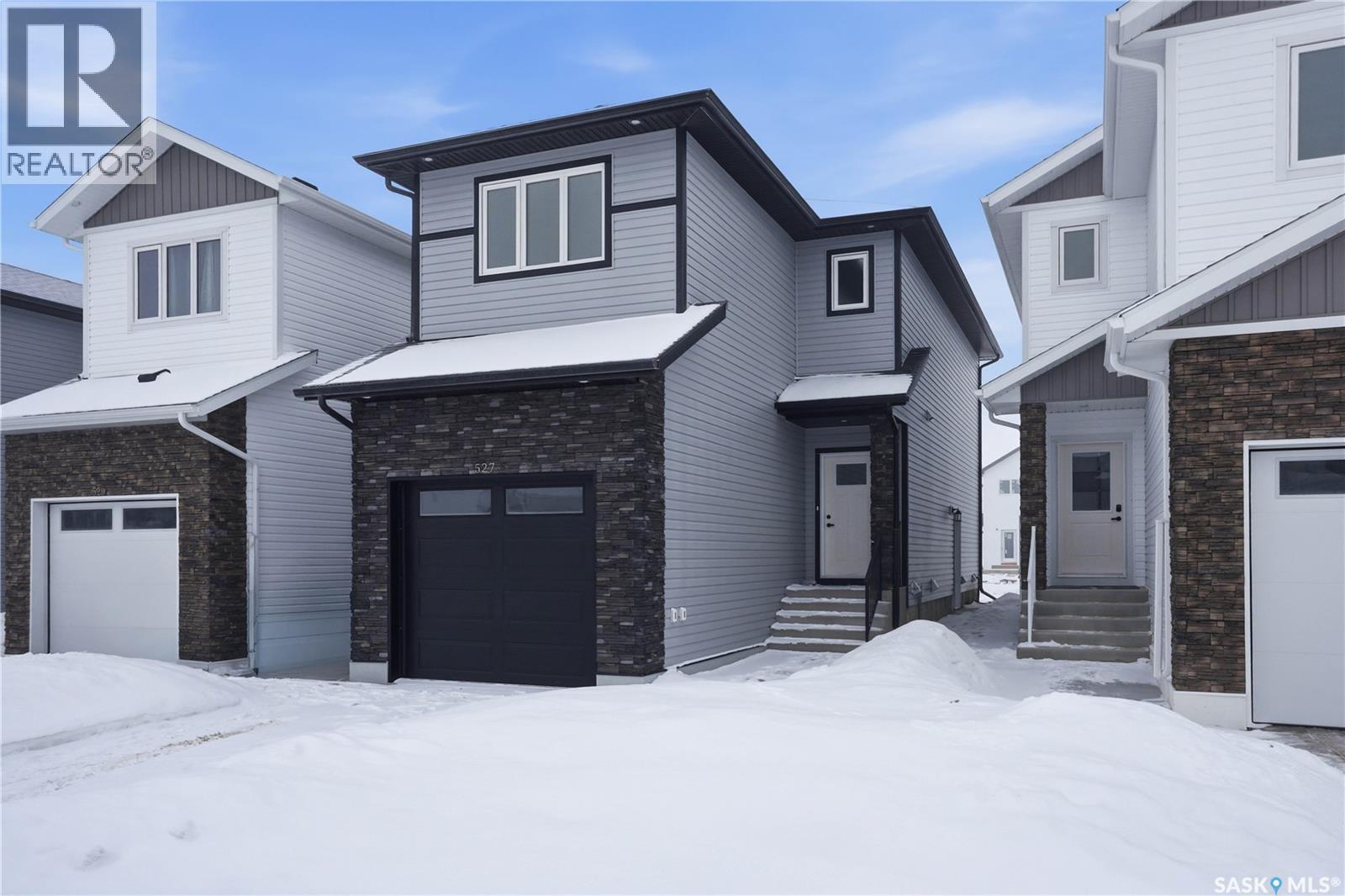 527 Sharma Crescent, Saskatoon, SK - Outdoor