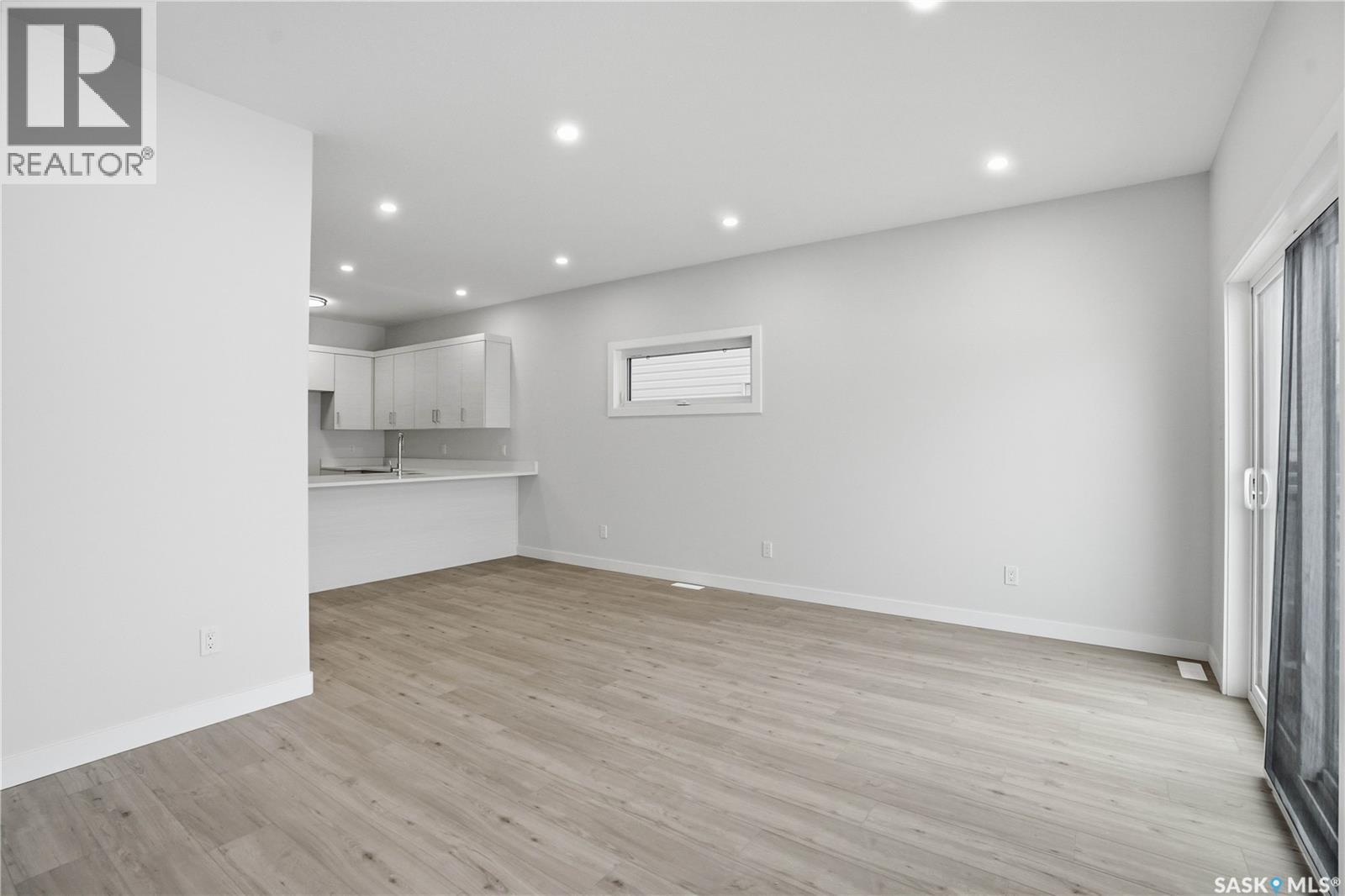 527 Sharma Crescent, Saskatoon, SK - Indoor