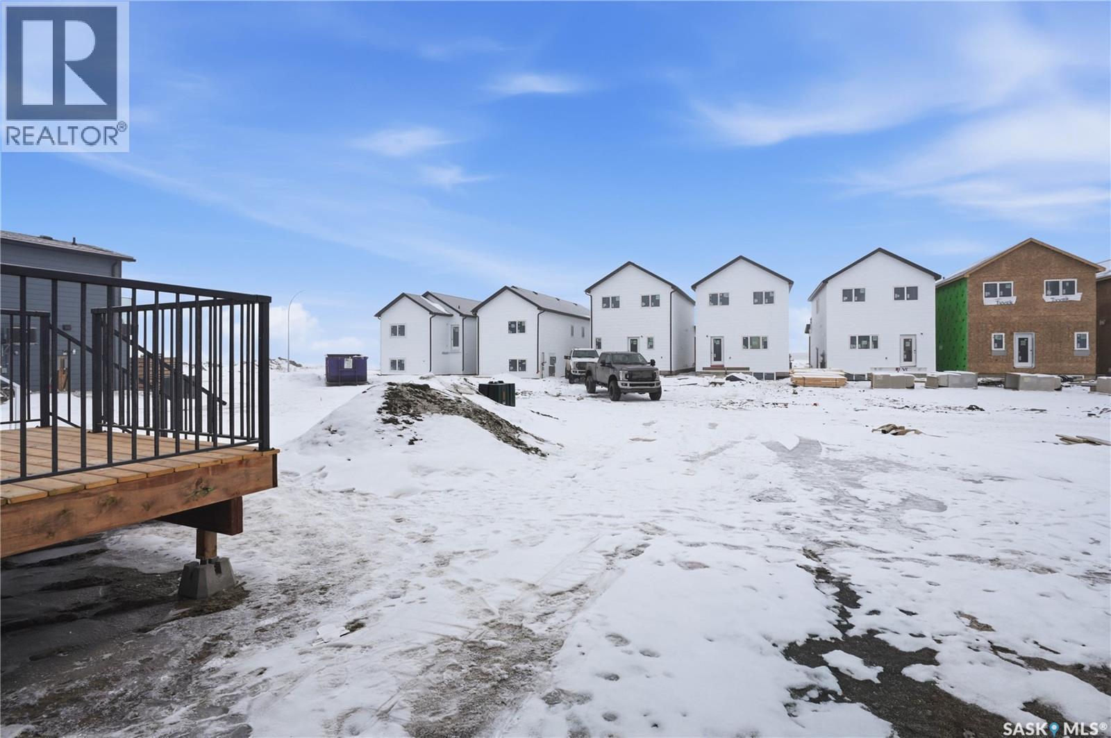 527 Sharma Crescent, Saskatoon, SK - Outdoor