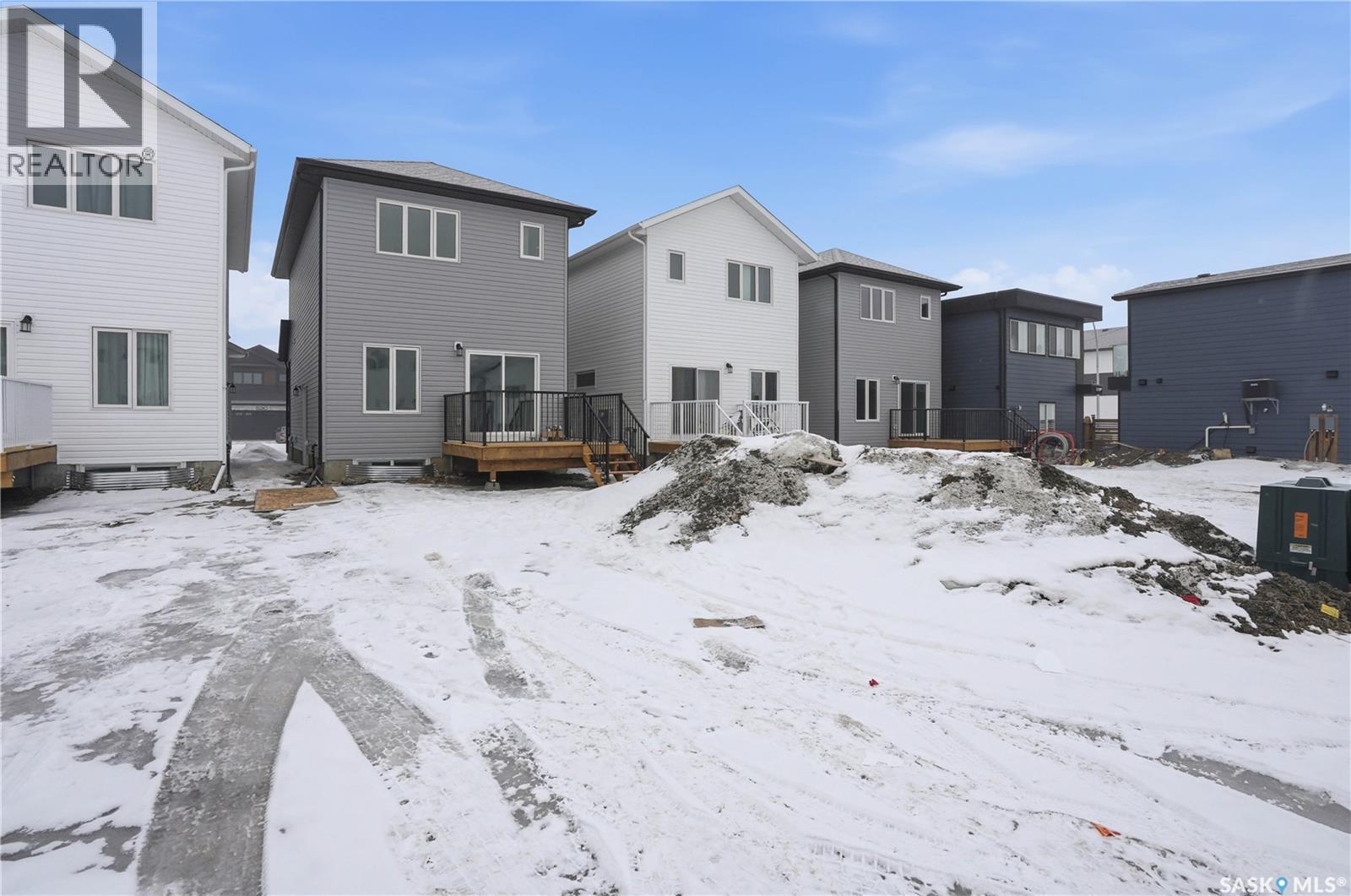 527 Sharma Crescent, Saskatoon, SK - Outdoor