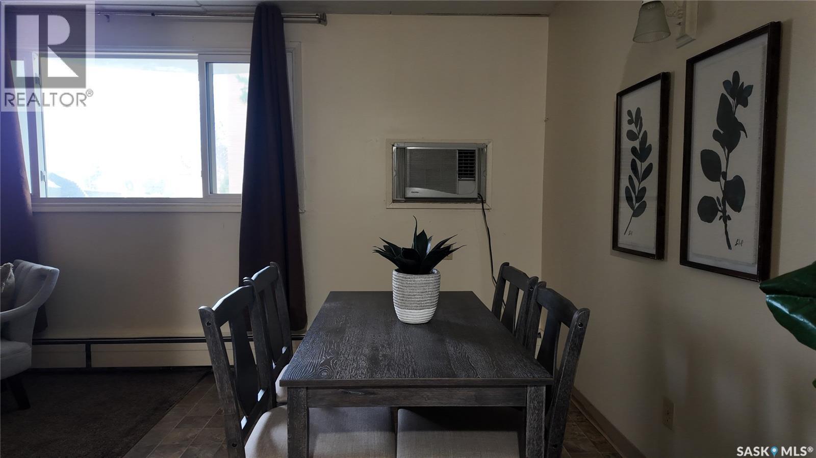 12 51 Centennial Street, Regina, SK - Indoor