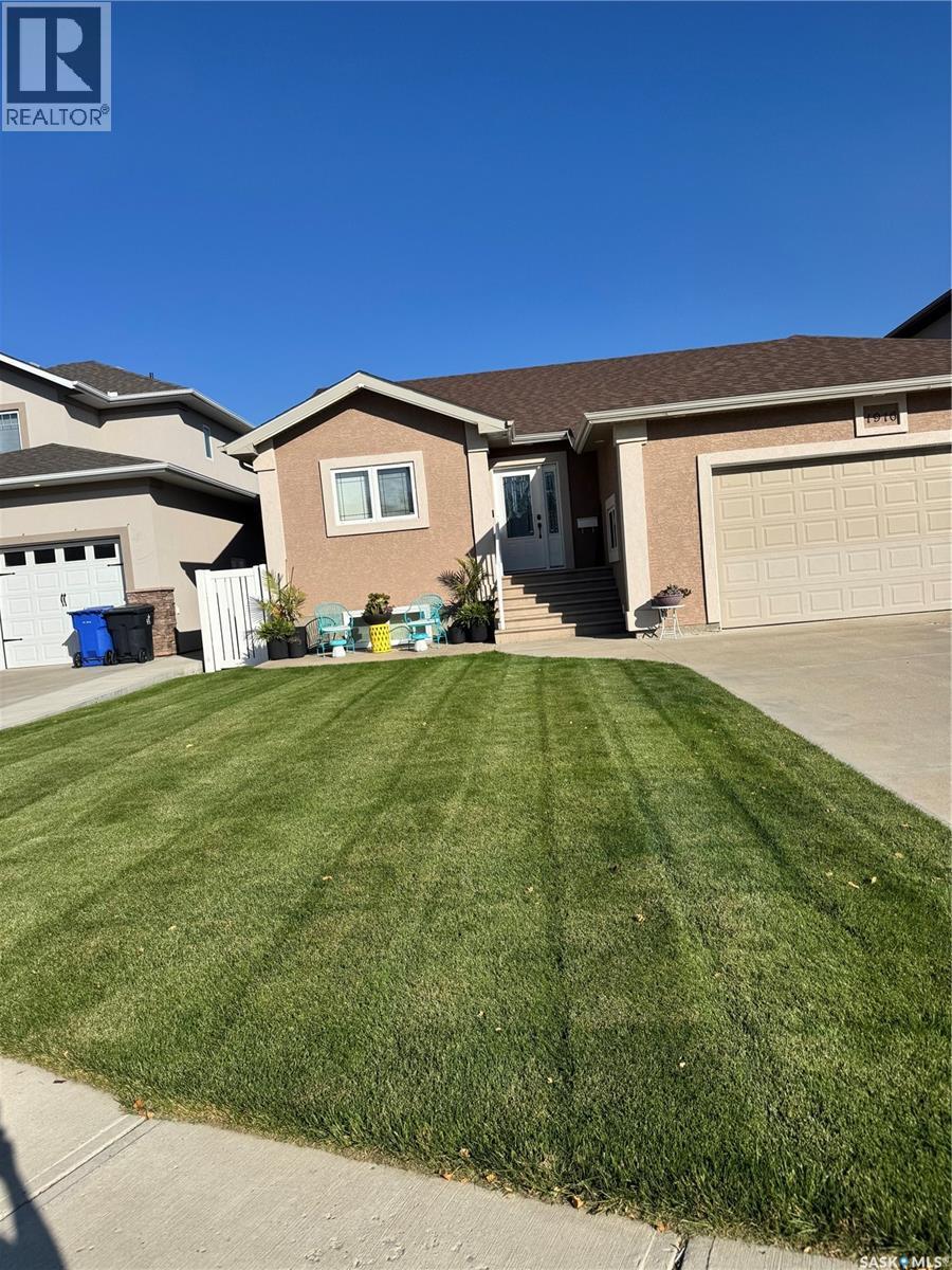1916 Jesse Bay, Estevan, SK - Outdoor