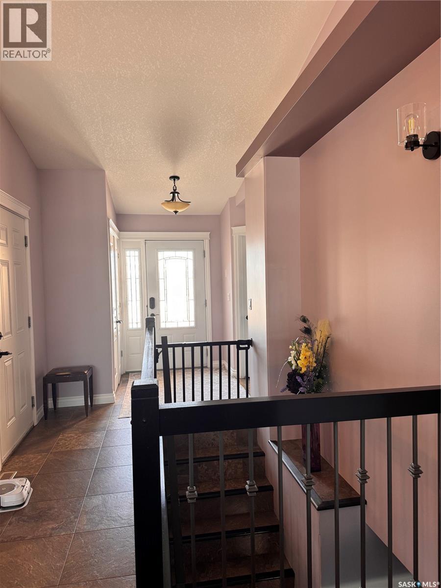 1916 Jesse Bay, Estevan, SK - Indoor Photo Showing Other Room