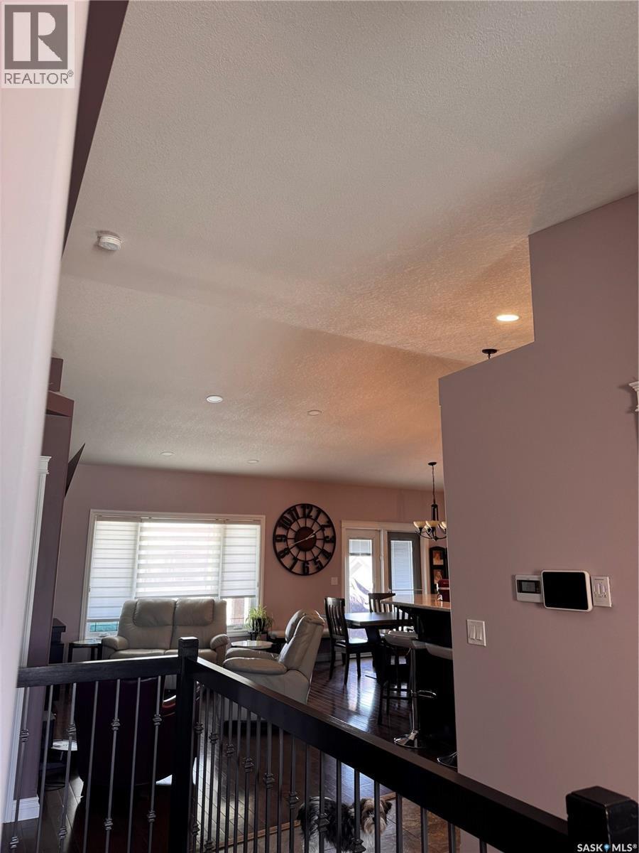 1916 Jesse Bay, Estevan, SK - Indoor Photo Showing Other Room