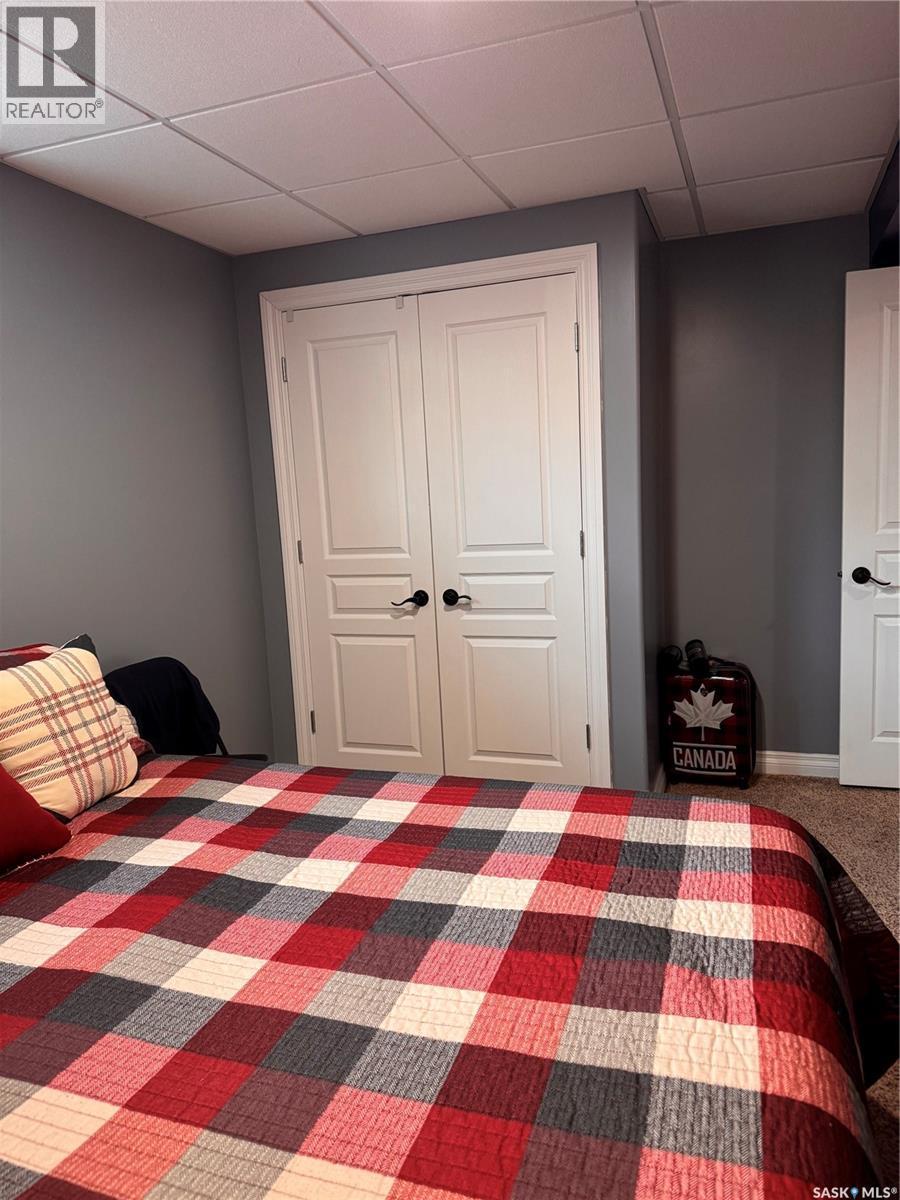 1916 Jesse Bay, Estevan, SK - Indoor Photo Showing Bedroom