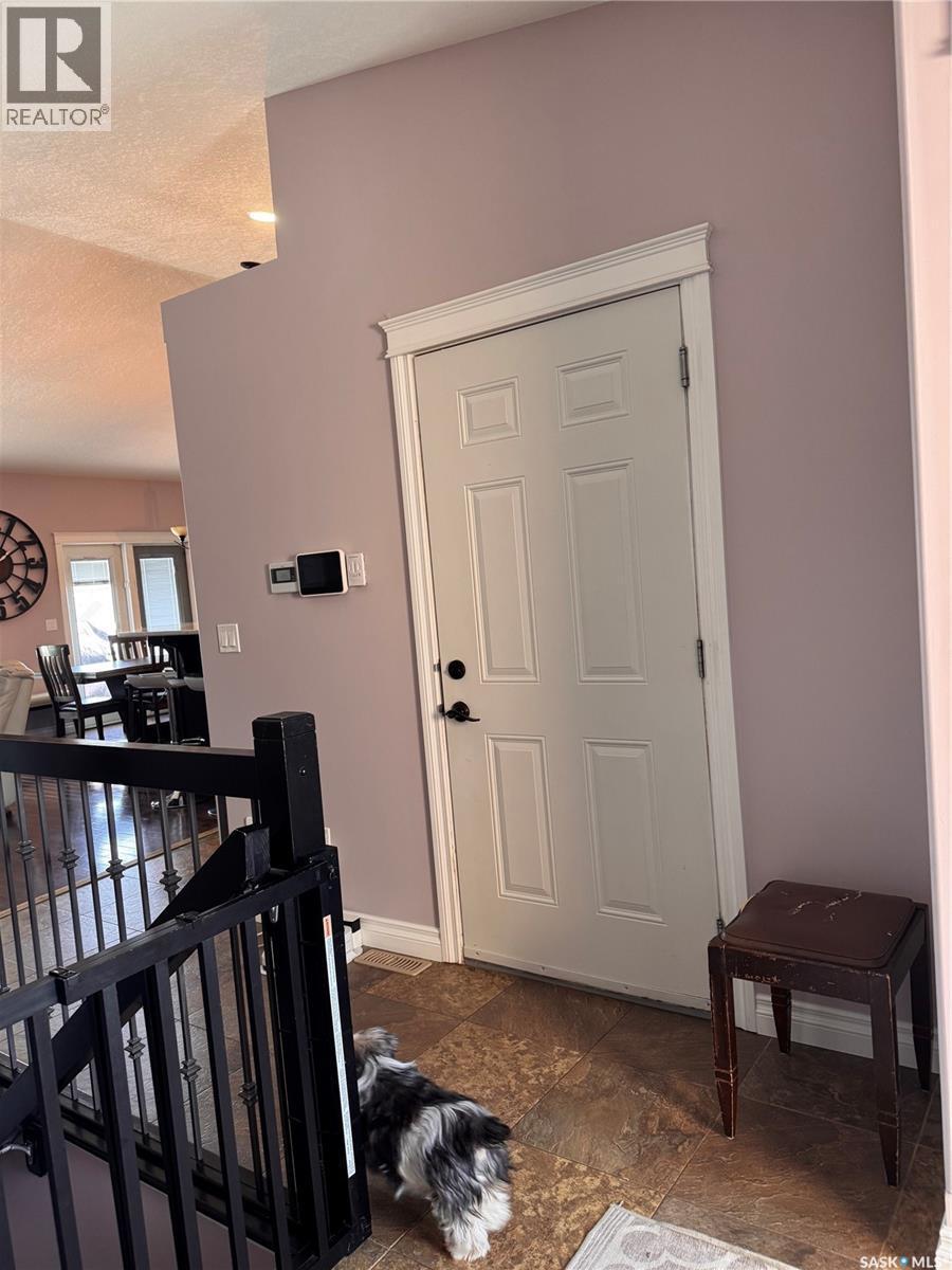 1916 Jesse Bay, Estevan, SK - Indoor Photo Showing Other Room