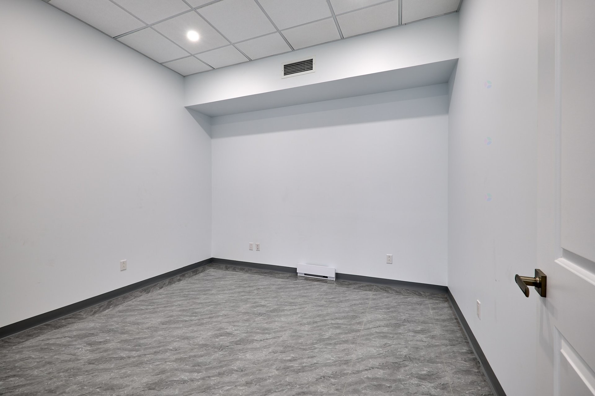 Bureau - 1120 Boul. Du Curé-Labelle, Blainville, QC - Indoor Photo Showing Other Room