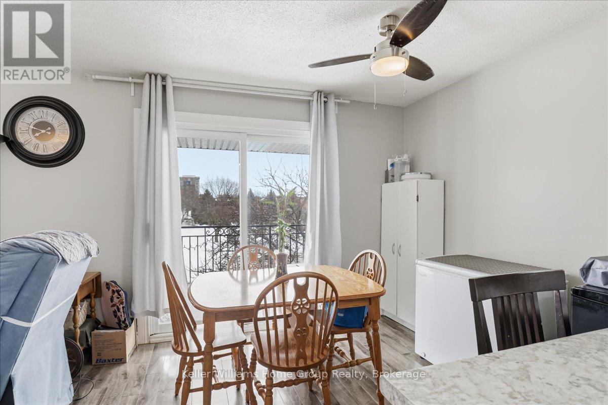 118 Chandler Drive, Kitchener, ON - Indoor Photo Showing Dining Room