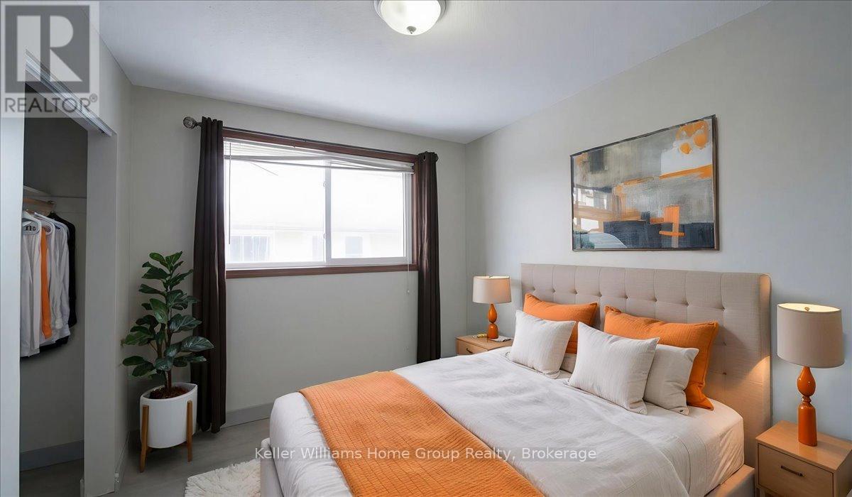 118 Chandler Drive, Kitchener, ON - Indoor Photo Showing Bedroom