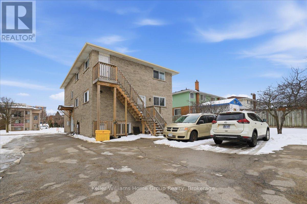 118 Chandler Drive, Kitchener, ON - Outdoor