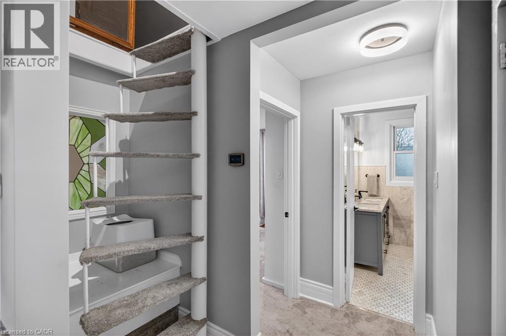 486 East 38Th Street, Hamilton, ON - Indoor Photo Showing Other Room