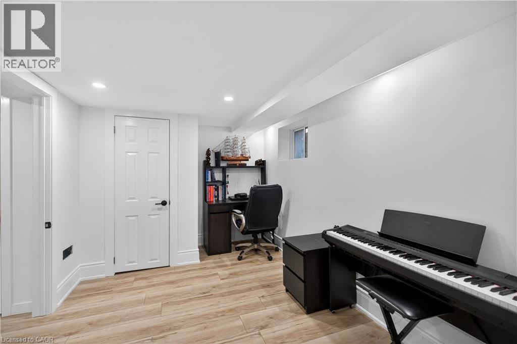 486 East 38Th Street, Hamilton, ON - Indoor Photo Showing Other Room