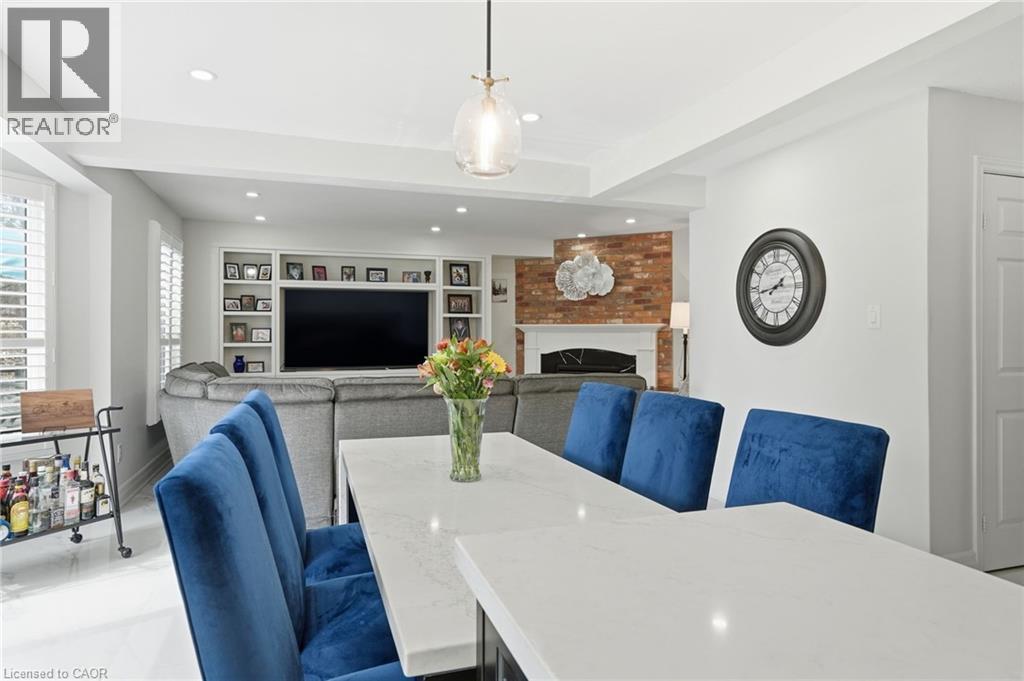 3192 Colebrook Court, Mississauga, ON - Indoor Photo Showing Dining Room With Fireplace